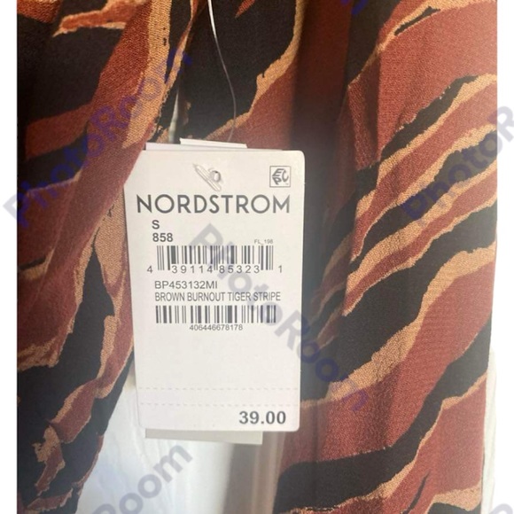 NWT B.P. V-Neck Long Sleeve Fitted Cropped Top Size Small - Picture 3 of 4